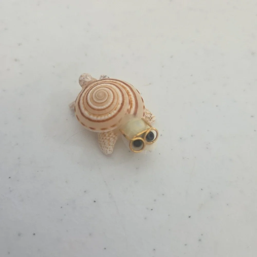 Vintage Tiny Turtles Tortoise Sea Shell Figurines Googly Eyes Hat Mini Trinket